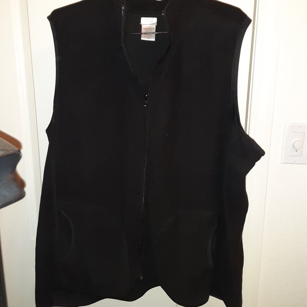 Danskin Now, Women's Black Vest, 3x